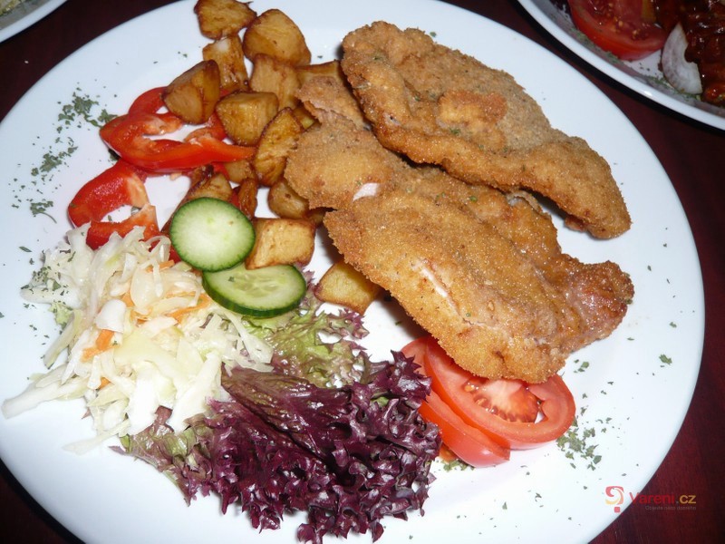 Smažený vepřový řízek se sýrem - fotografie 2