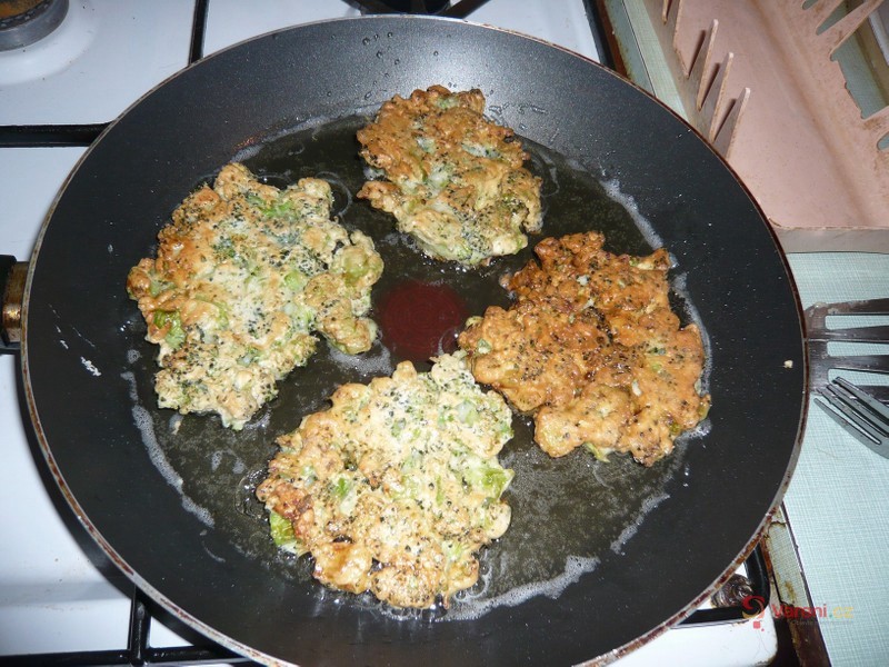 Placičky z čerstvé brokolice - fotografie 5