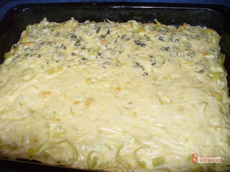 Cibulový koláč s paprikami - fotografie 2