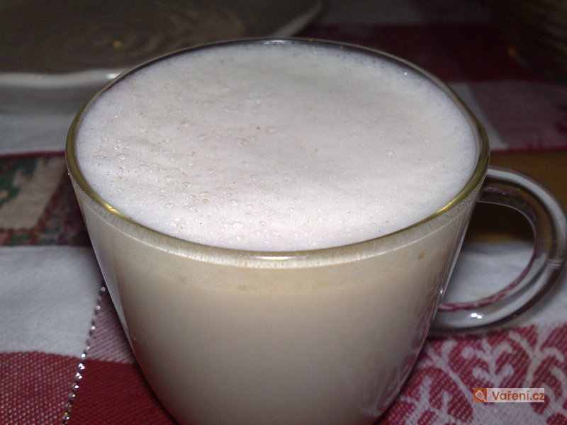 Domácí vaječný likér bez vajec