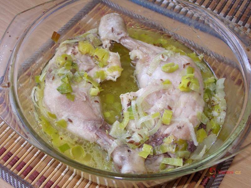 Pečené kuře na pórku - fotografie 3