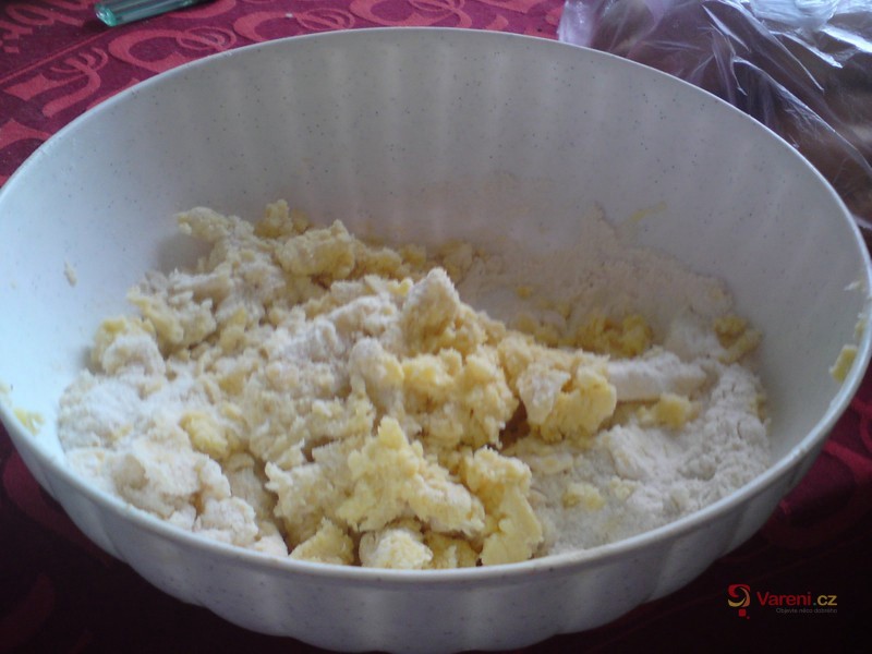 Jahodový dort z lineckého těsta - fotografie 2