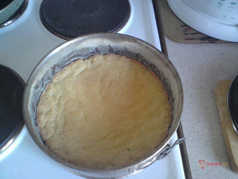 Jahodový dort z lineckého těsta - fotografie 5