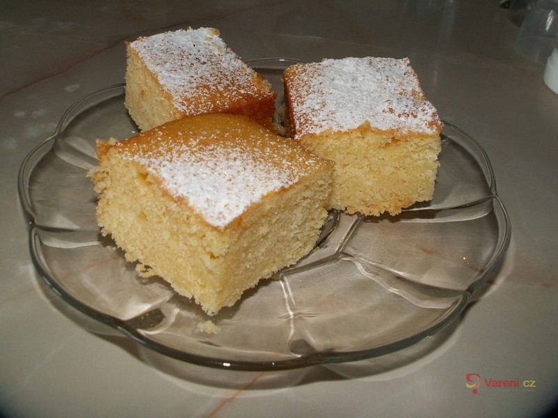 Tvarohový dort s rozinkami - fotografie 5