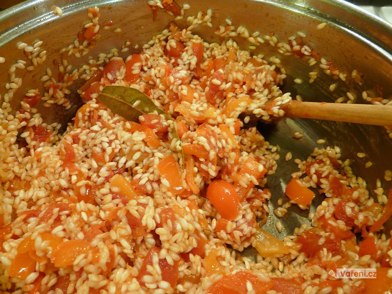 Kuchařka Rizoto a Omáčky: Kuchařka s Paprikovým Rizotem a Sójovou Omáčkou