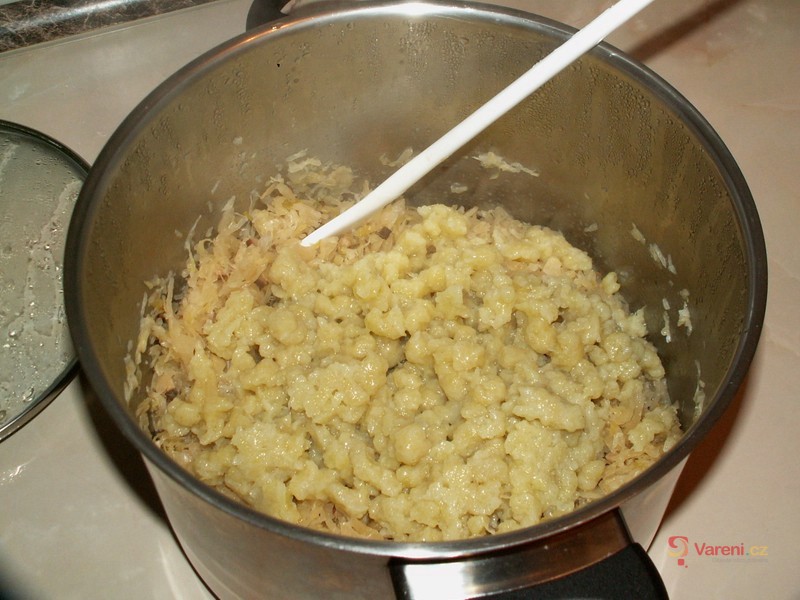 Chudé halušky s kysaným zelím - fotografie 2