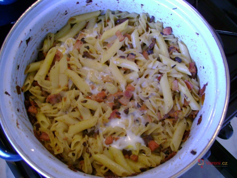 Rychlé těstoviny s houbami - fotografie 3