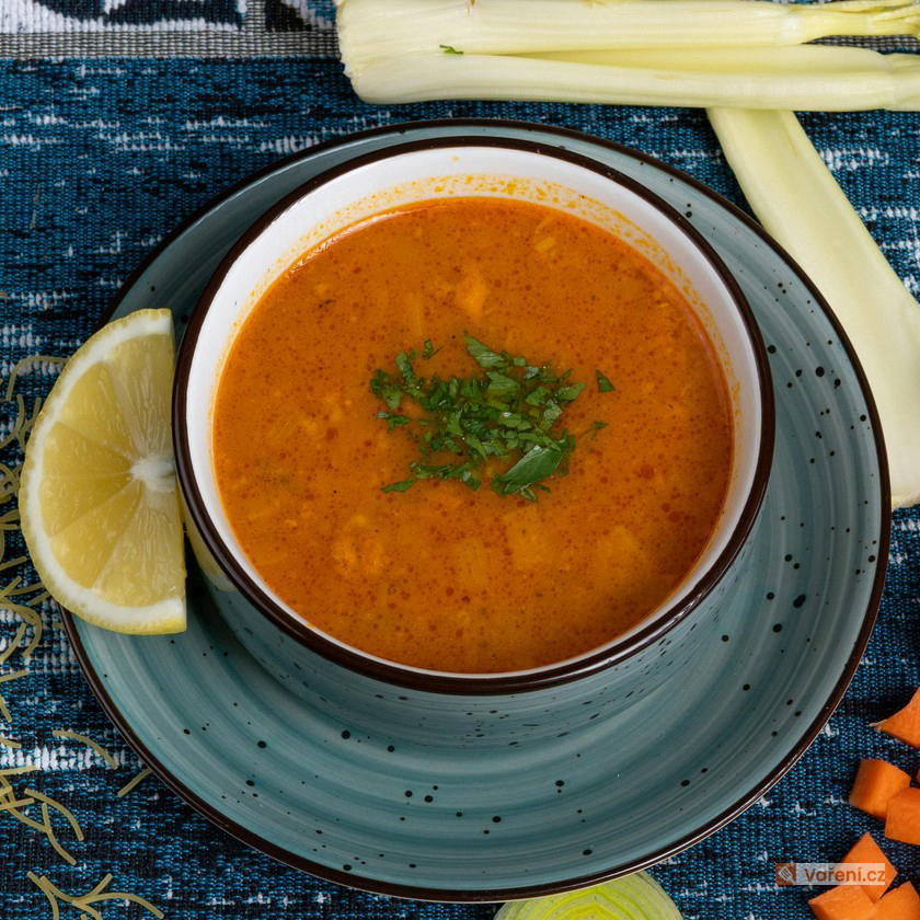 Mrkvová polévka s rýží