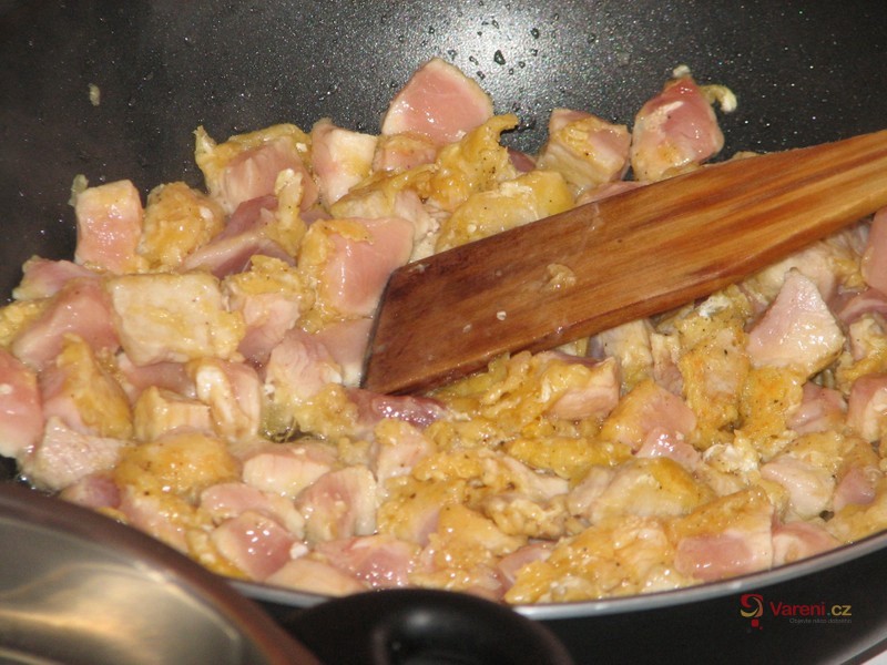 Vepřové kousky ve sladkokyselé omáčce - fotografie 4