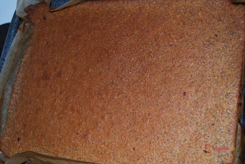 Buchta s vaječným koňakem - fotografie 2