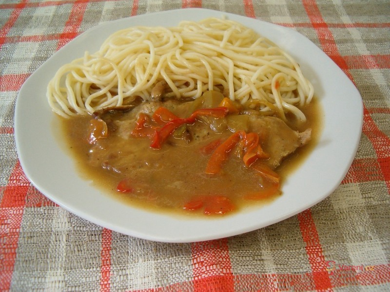 Špagety s vepřovým masem - fotografie 2