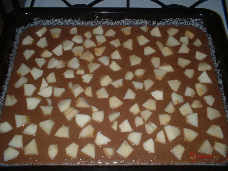 Kakaový koláč s jablky