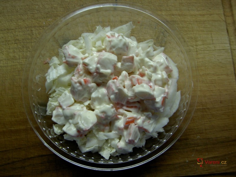 Zeleninová miska s krabím salátem - fotografie 4