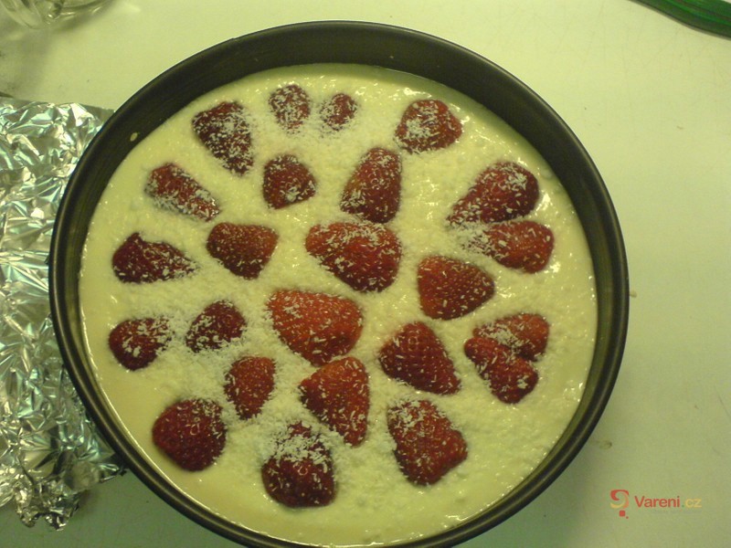 Nepečený piškotový dort s ovocem - fotografie 2