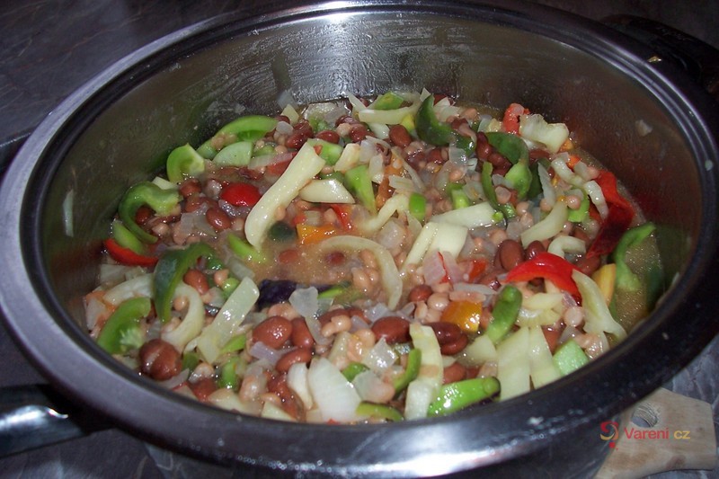 Zavařovaný fazolový salát