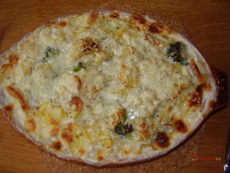 Brambory zapečené s brokolicí a květákem - fotografie 3