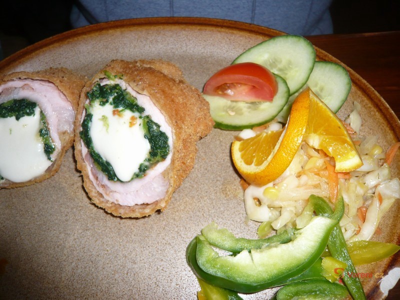 Plněný řízek špenátem a mozzarelou - fotografie 3