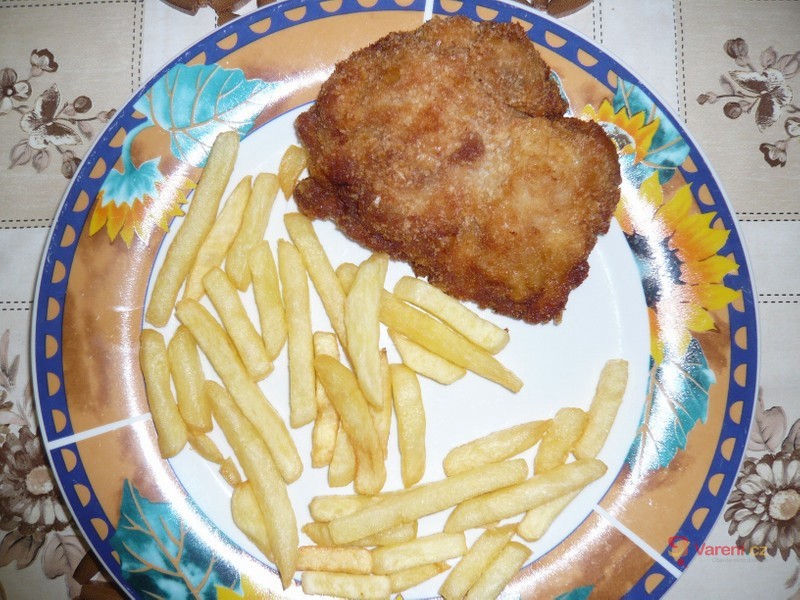 Smažený vepřový řízek se sýrem - fotografie 4