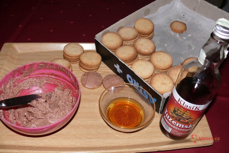 Rumovo-ořechové dortíčky - fotografie 4