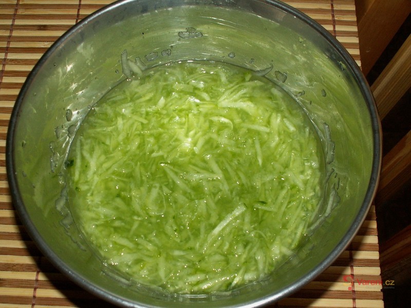Okurkový salát - fotografie 4