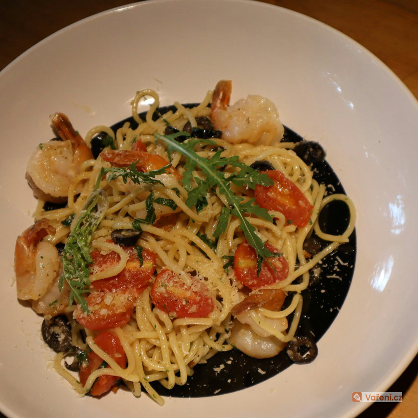 Špagety s tyčinkami surimi