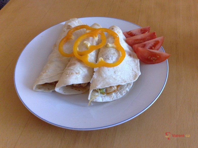 Tortilly plněné směsí se zelím - fotografie 2