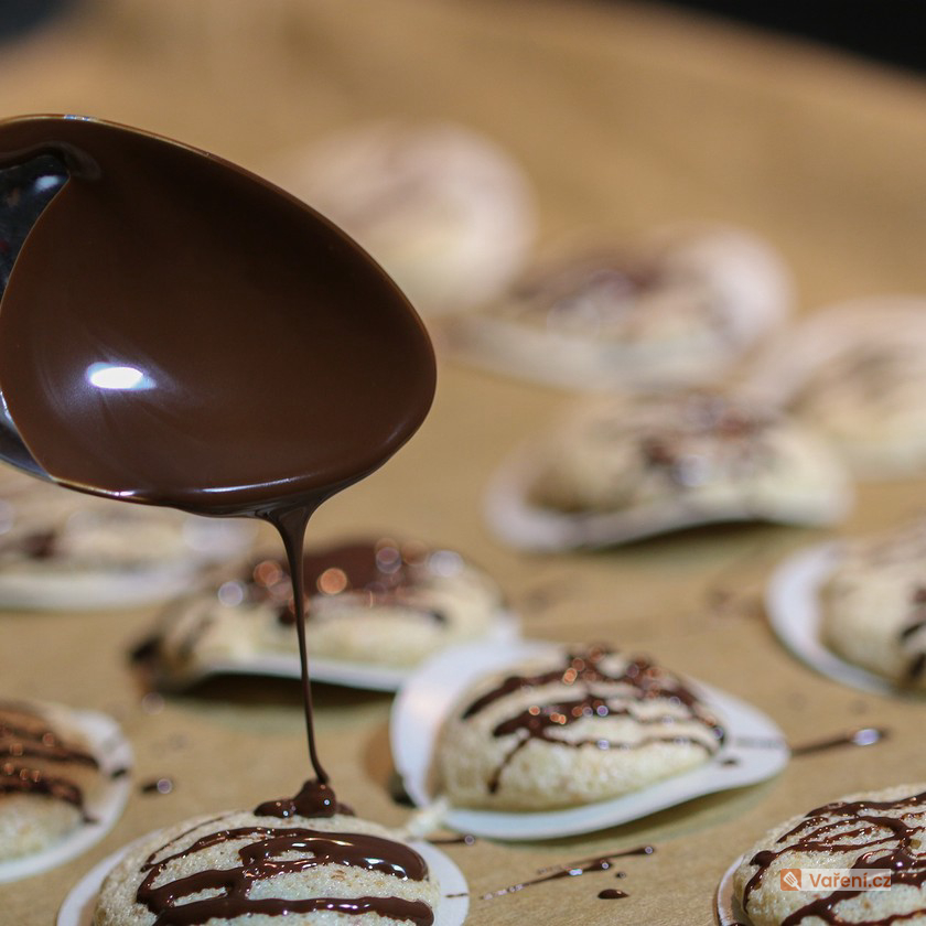 Ořechové cukroví s čokoládou