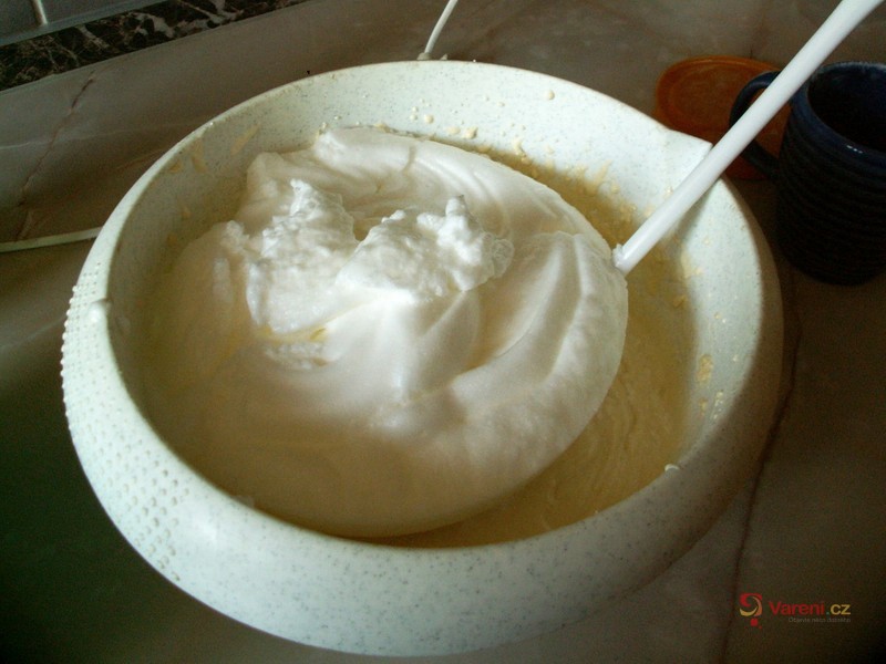 Nugátové řezy s piškoty - fotografie 3