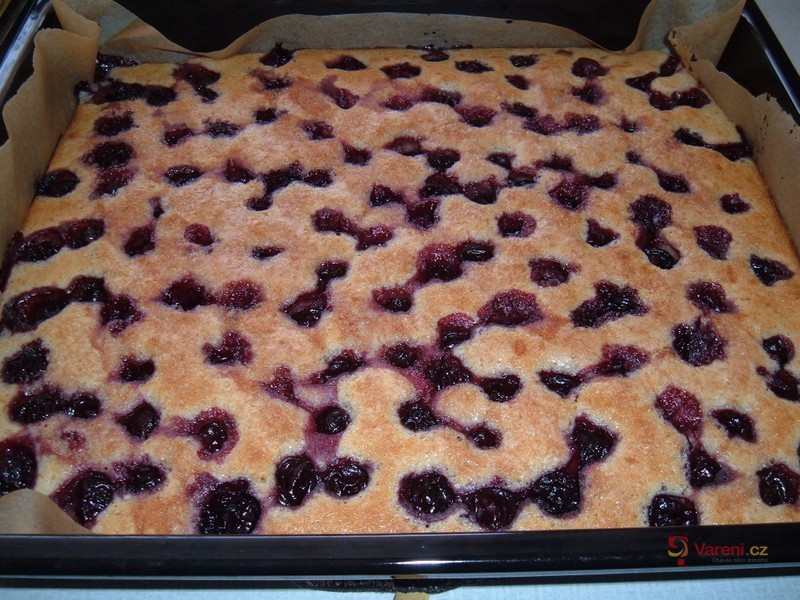 Bublanina s višněmi - fotografie 4