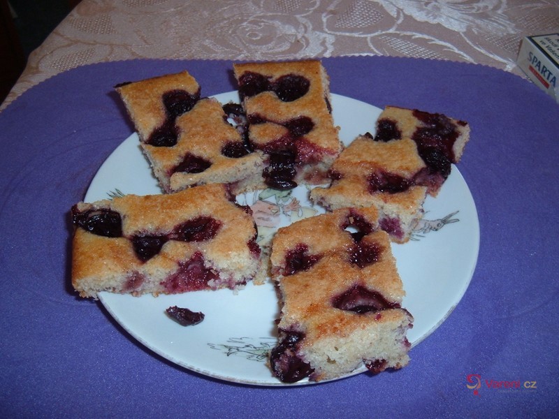 Bublanina s višněmi - fotografie 5