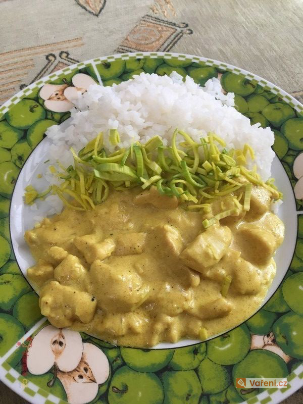 Kuřecí maso se smetanou a kari