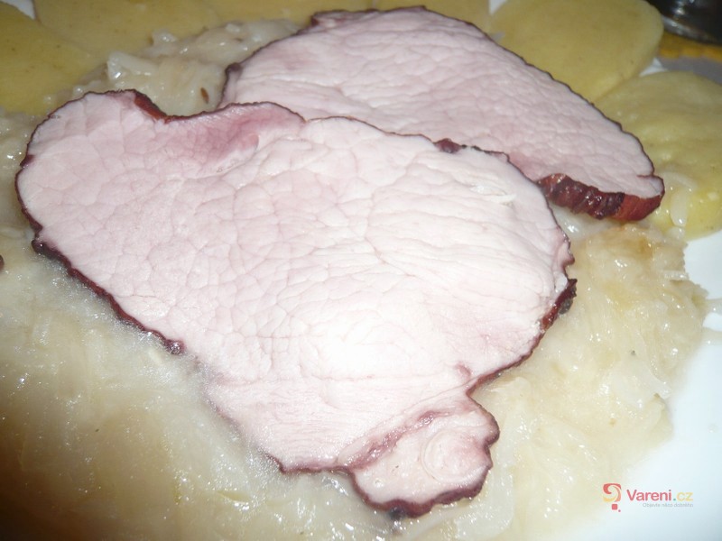 Kysané zelí s uzenými kotletami - fotografie 2