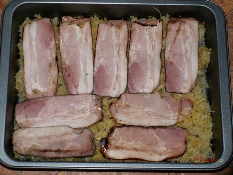 Kuře se slaninou na zelí - fotografie 3