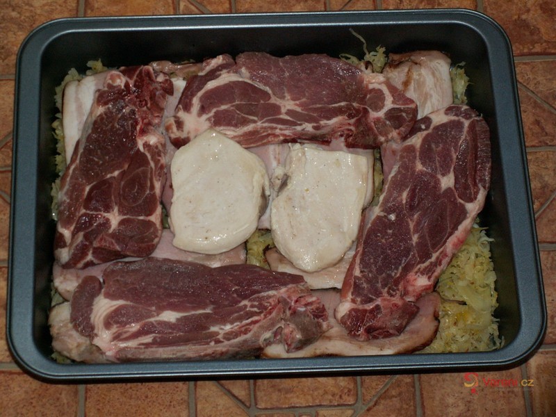 Kuře se slaninou na zelí - fotografie 4