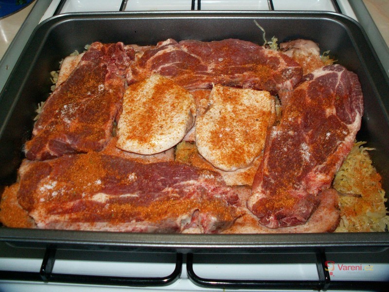 Kuře se slaninou na zelí - fotografie 5