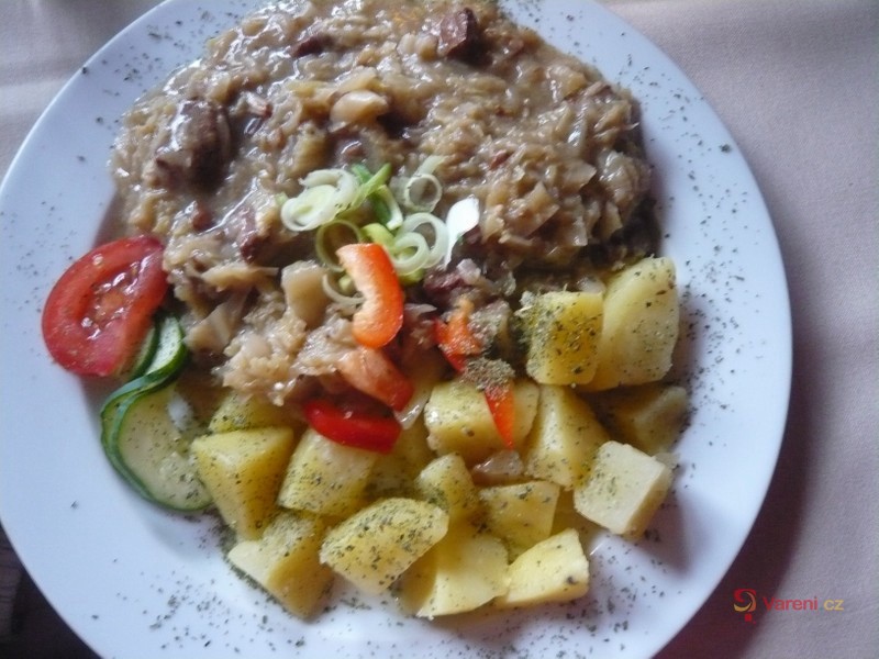 Vepřové s kapustou a rajčaty - fotografie 2