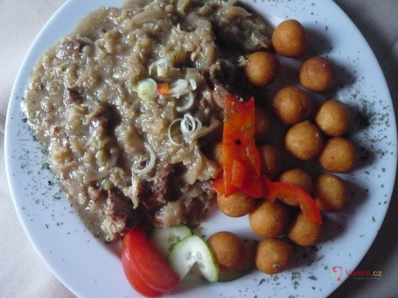 Vepřové s kapustou a rajčaty - fotografie 3