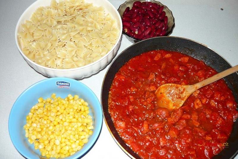 Zapečené těstoviny s fazolemi a kukuřicí - fotografie 2