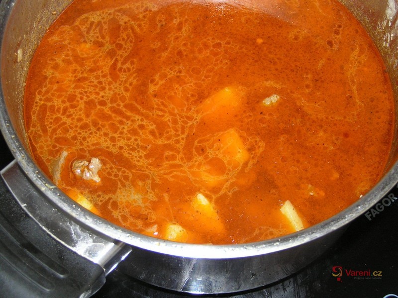 Gulášová polévka - fotografie 4