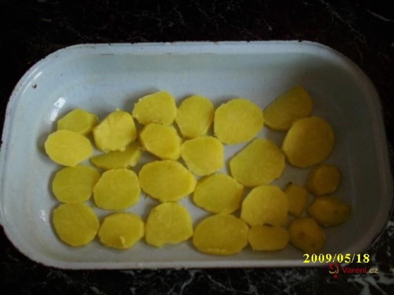 Brambory zapečené s brokolicí a květákem - fotografie 4