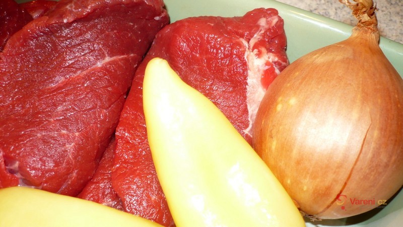 Hovězí závitky plněné zelenou paprikou - fotografie 2