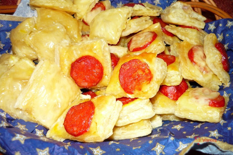 Sýrové tyčinky z listového těsta - fotografie 2