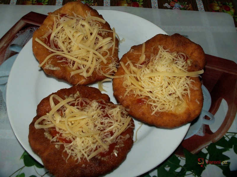 Langoše se sýrem - fotografie 3