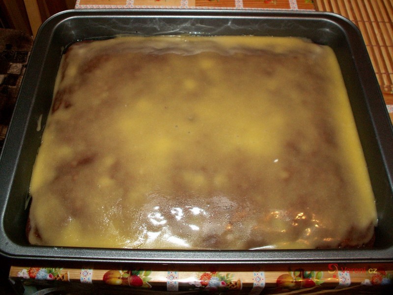 Jednoduchá kefírová buchta - fotografie 3