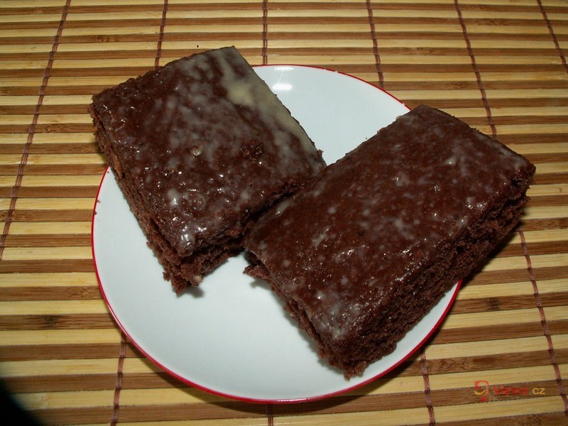 Jednoduchá kefírová buchta - fotografie 4