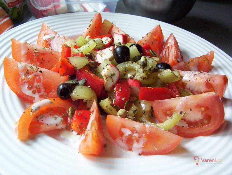 Zeleninový surimi salát