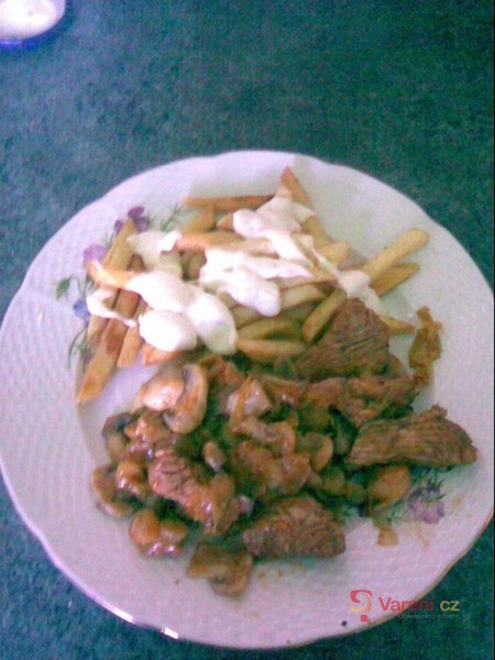 Krůtí nudličky s pórkem a žampiony - fotografie 5