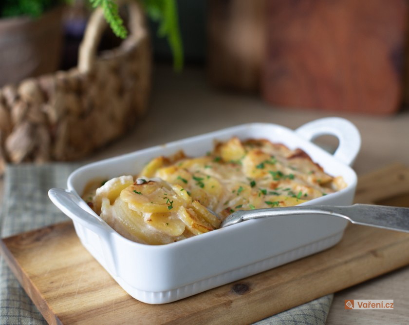Zapečené brambory se žampiony a smetanou
