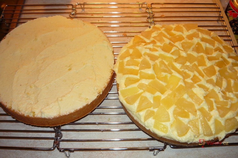 Narozeninový ananasový dort - fotografie 4