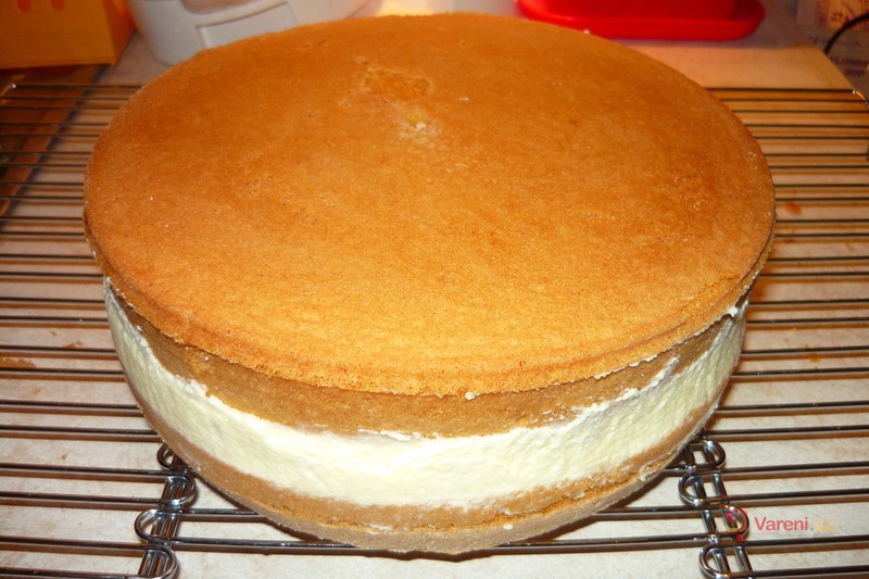 Narozeninový ananasový dort - fotografie 5